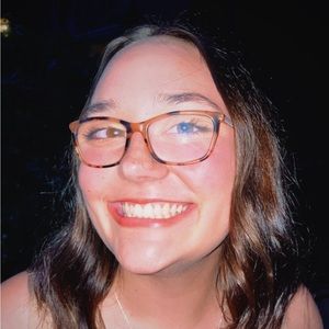 Meet your Posher, Nina